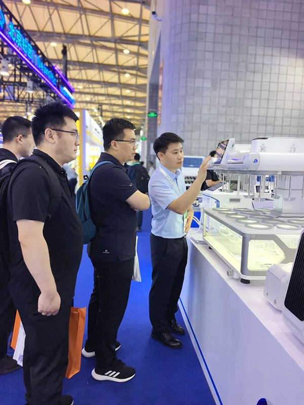 直击 CPHI 展会现场 | 华溶&易科亮相W5A61
